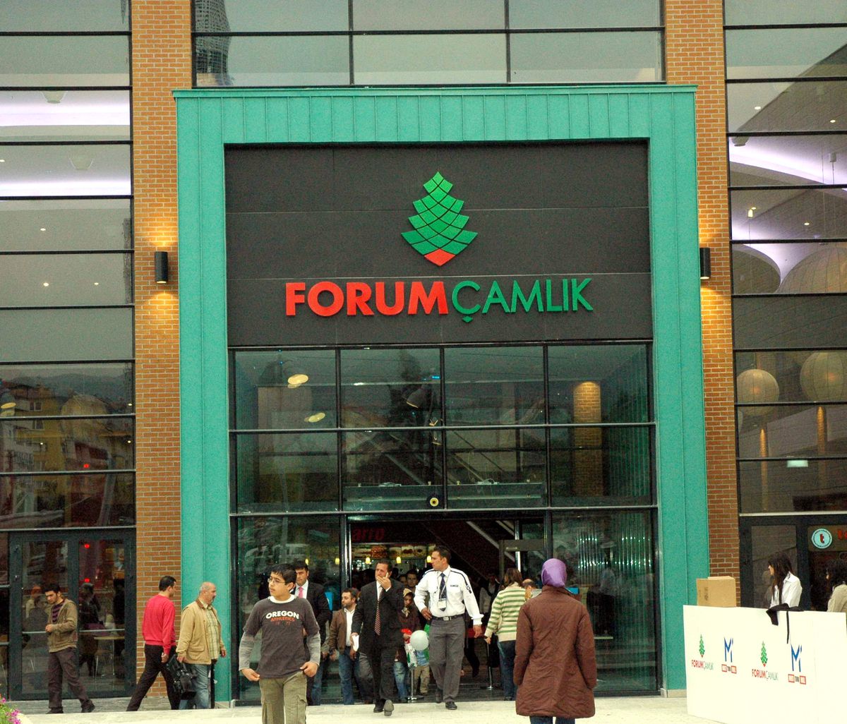 Forum Çamlık'a Görkemli Açılış