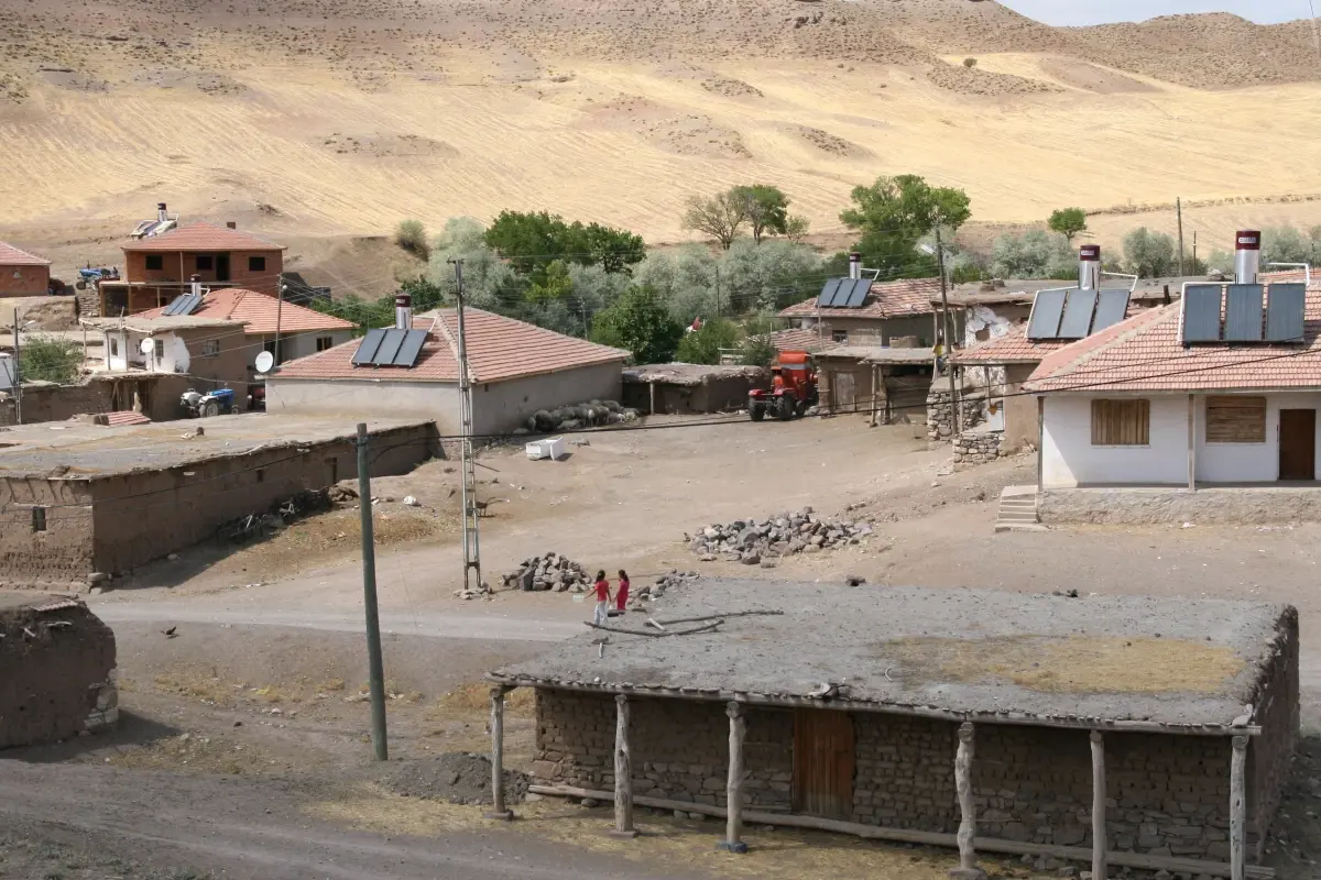 Yozgat\'ın Köylerinde Güneş Enerjisi Su Isıtma Sistemi Yaygınlaştırılıyor