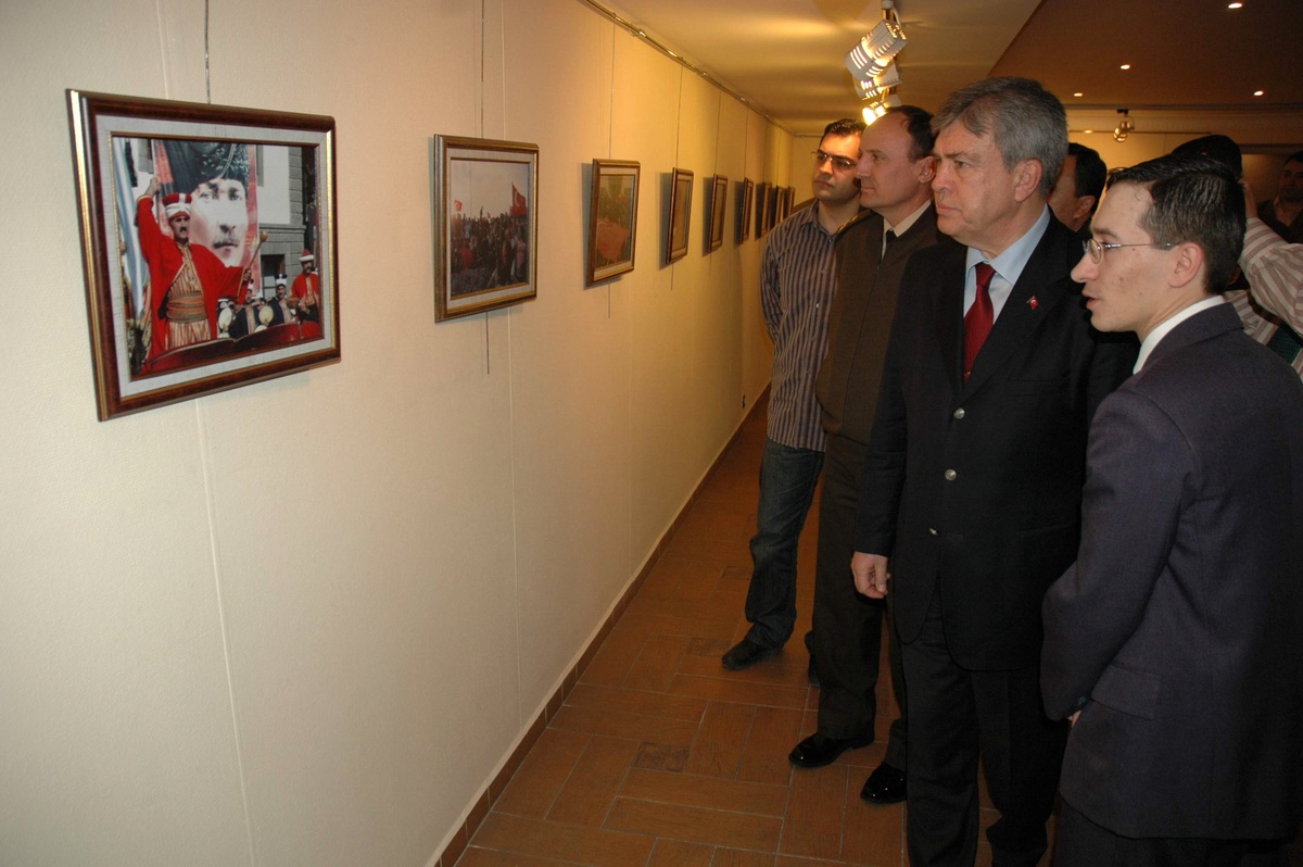 Afyonkarahisar'da 'Ay-yıldızlı Haber Fotoğrafları' Sergisi