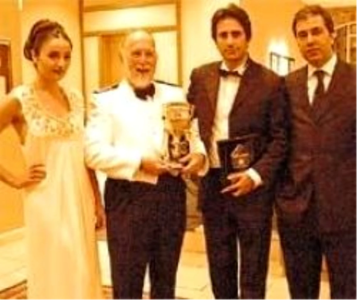 Beyaz Melek\'e, Spielberg Ödülü
