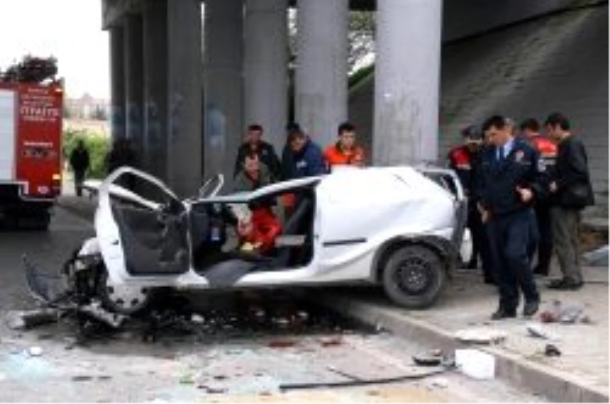 Bakırköy\'de Trafik Kazası: 2 Ölü, 6 Yaralı