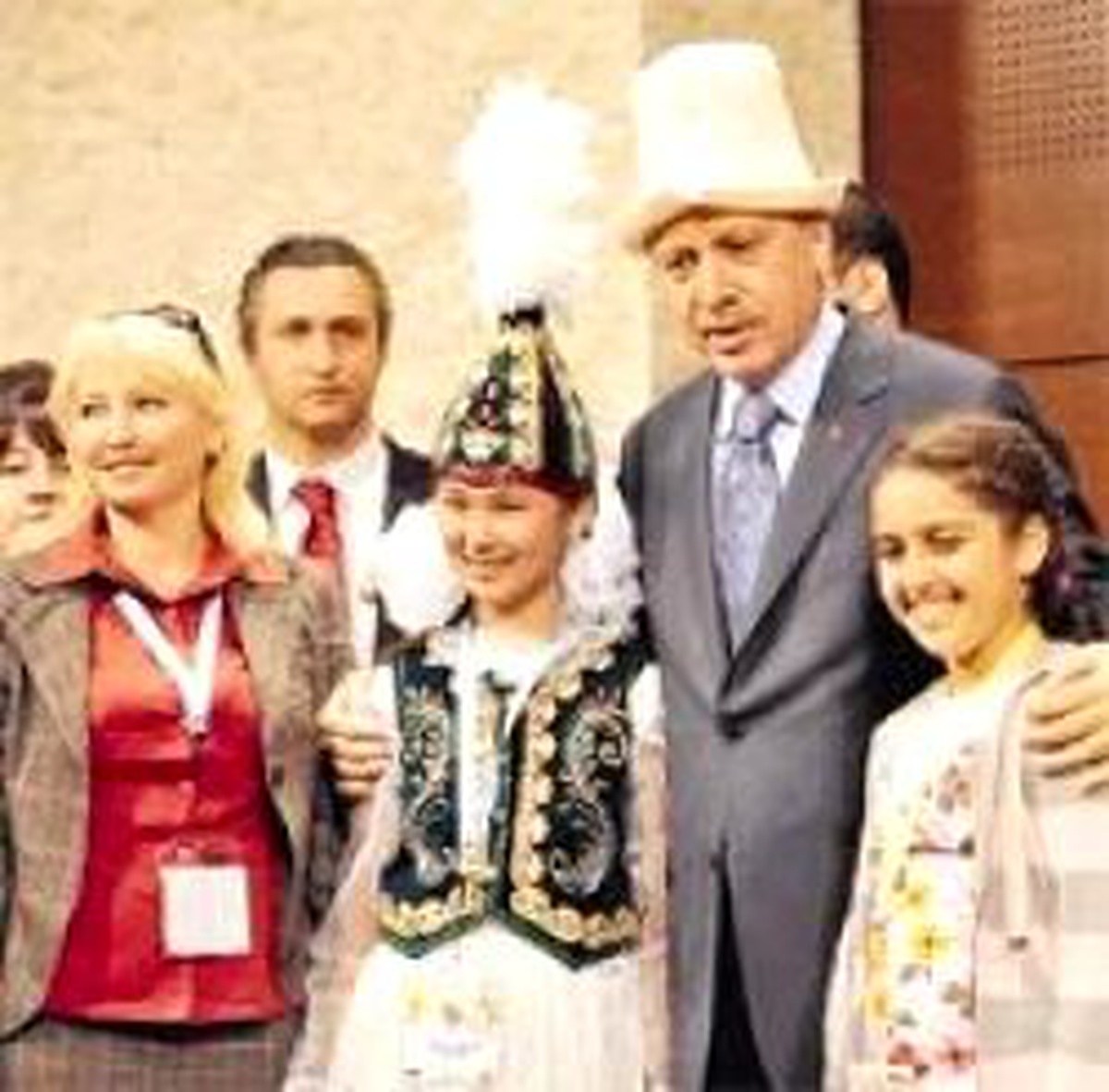 Büyükler Savaşıyor, Çocuklar Kurban Oluyor