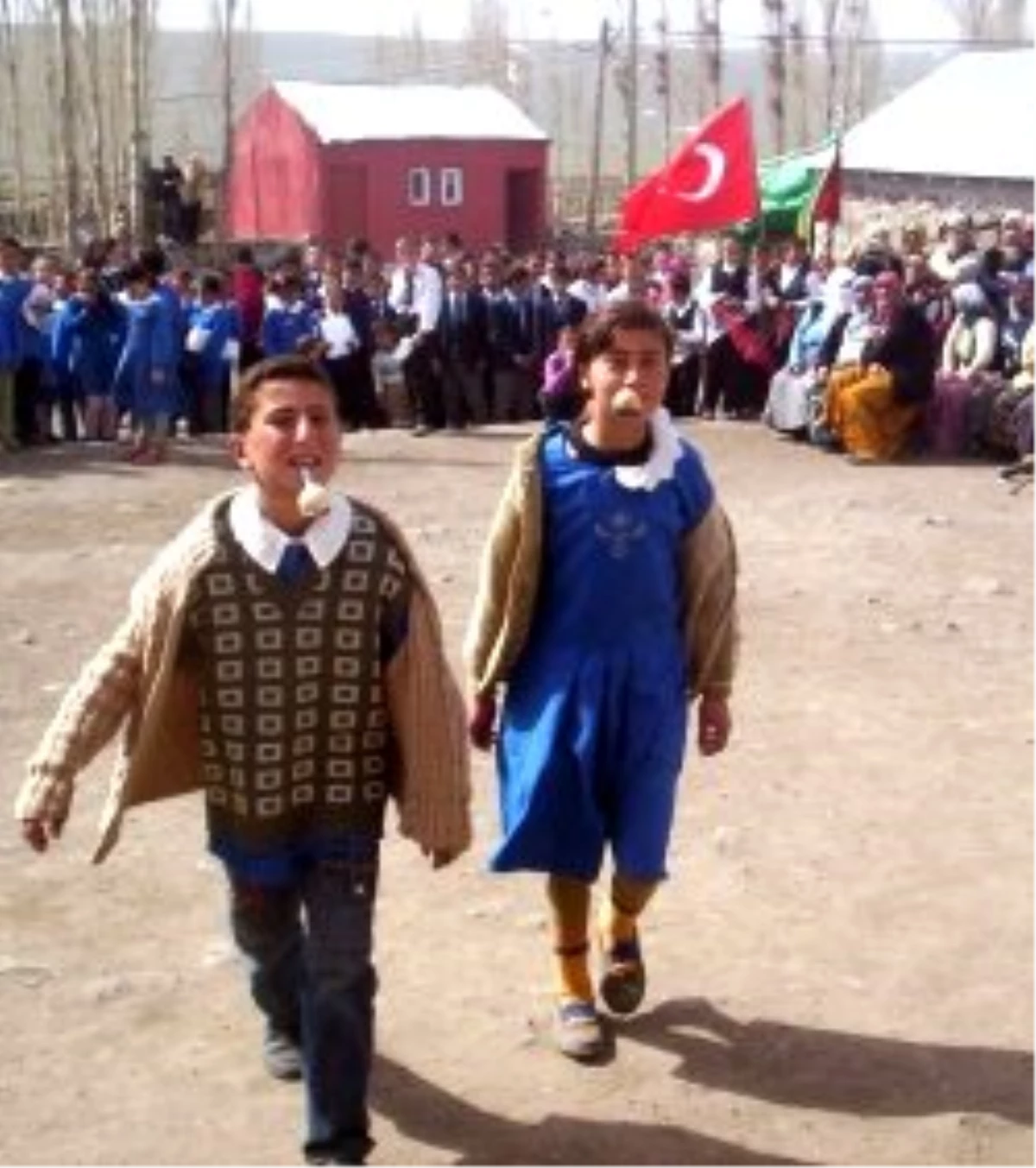 Kars\'ta Köylülerin \'23 Nisan\' Kutlamaları Renkli Görüntülere Sahne Oldu