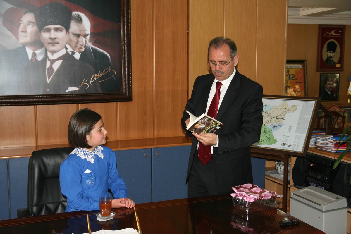 Temsili Vali Öğretmen Maaşlarına Zam İstedi