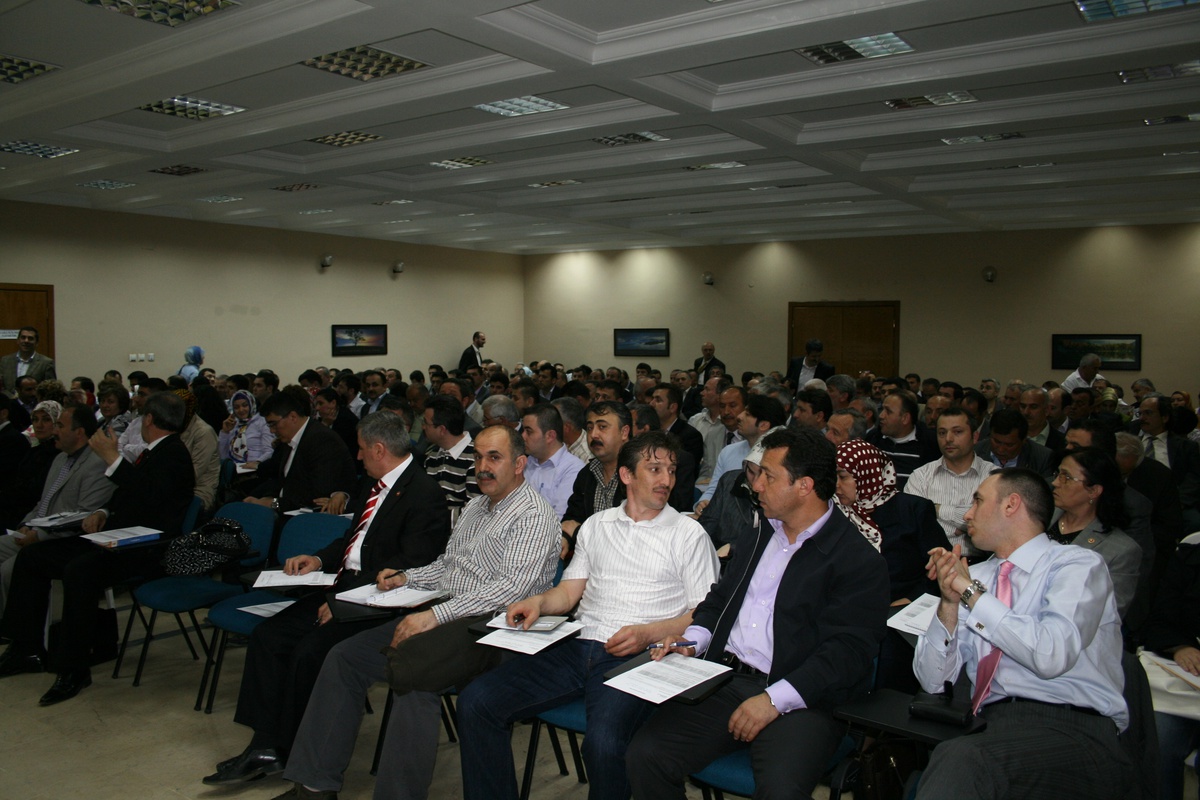 AK Parti'nin Siyaset Akademisi Yerel Yönetimler Semineri Başladı