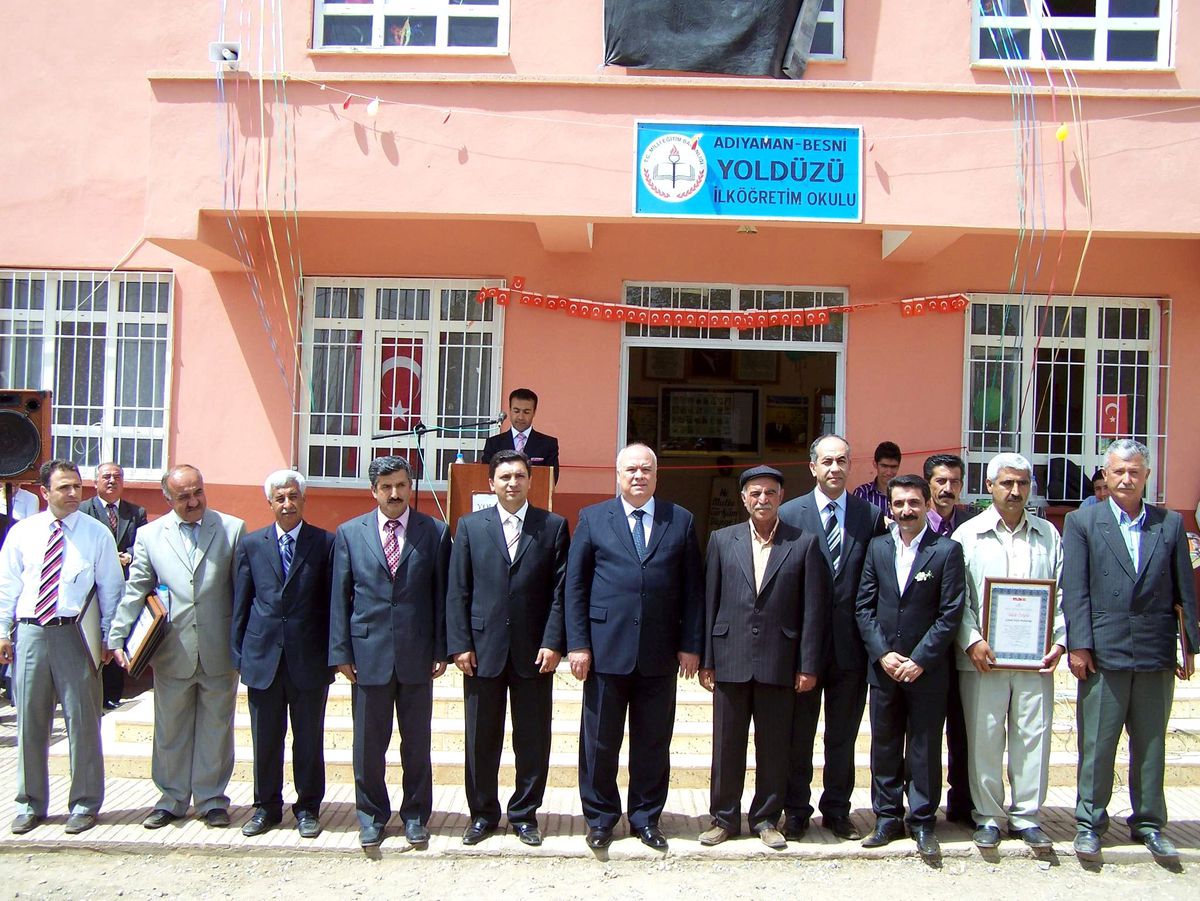 Besni'de Devlet ve Vatandaş İşbirliği ile Yaptırılan 56 Derslik Törenle Açıldı
