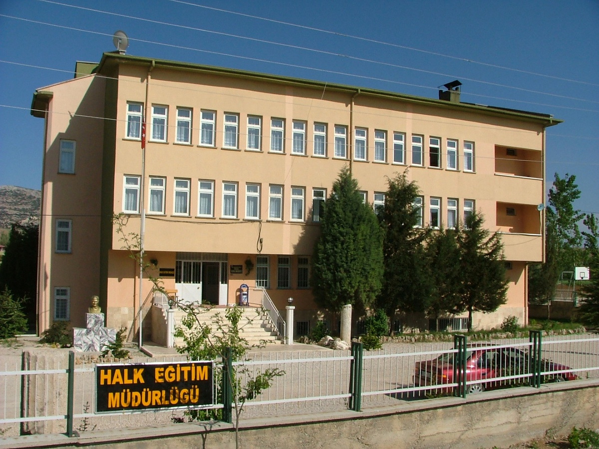 Dinar Halk Eğitim Merkezi'nin Çalışmaları Göz Dolduruyor