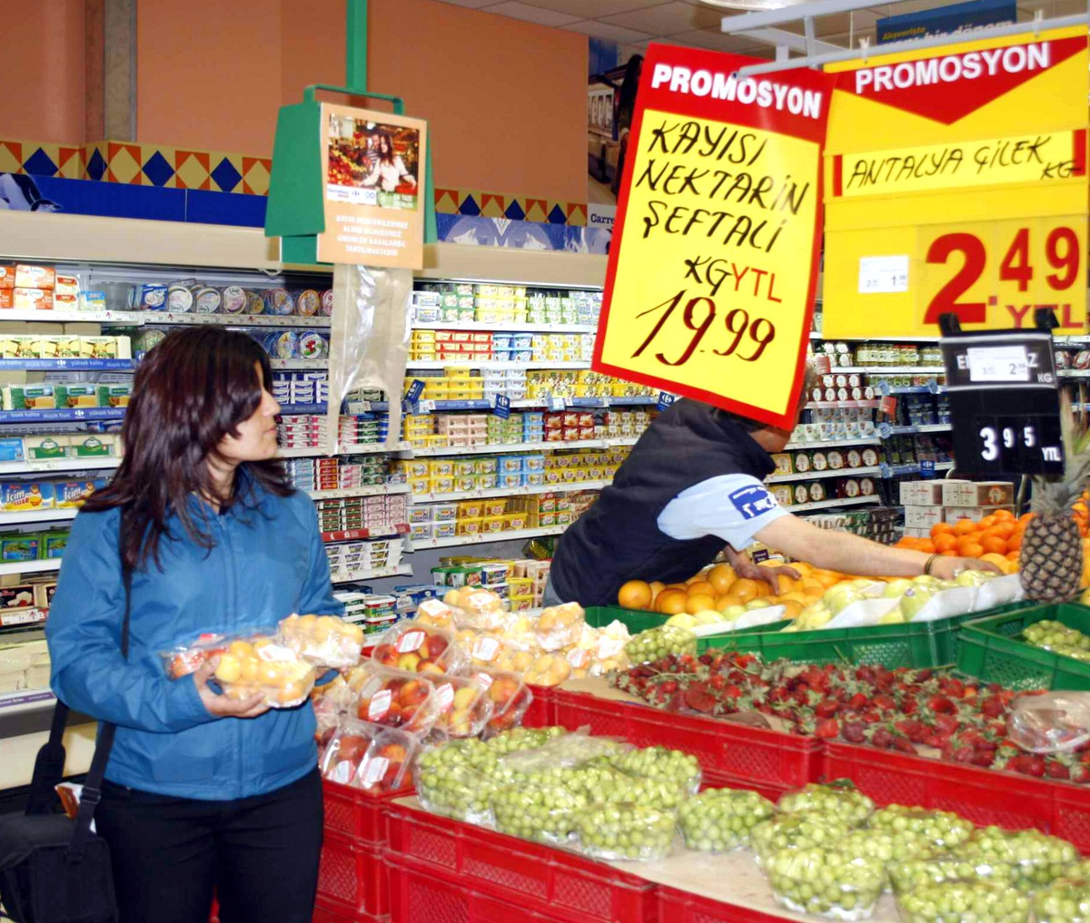 Erzurum'da Kayısı ve Şeftalinin Fiyatı El Yakıyor