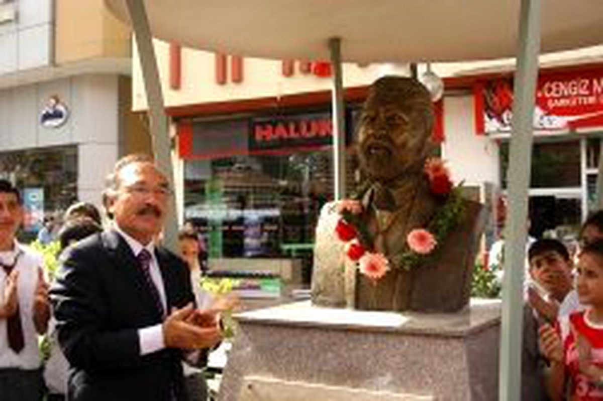 İlyas Avcı Tiyatro Şenliği Başladı
