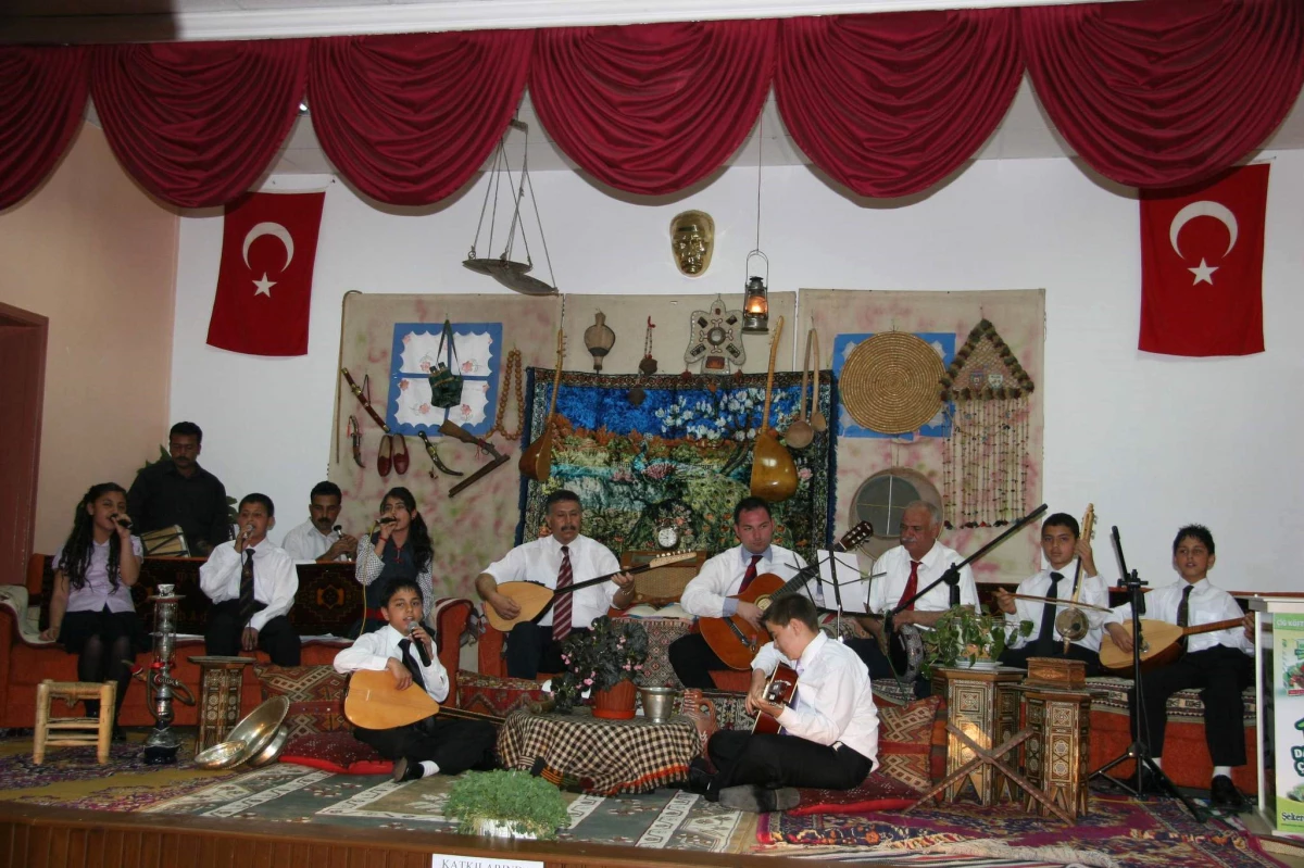 Kilis\'te Türk Halk Müziği Konseri