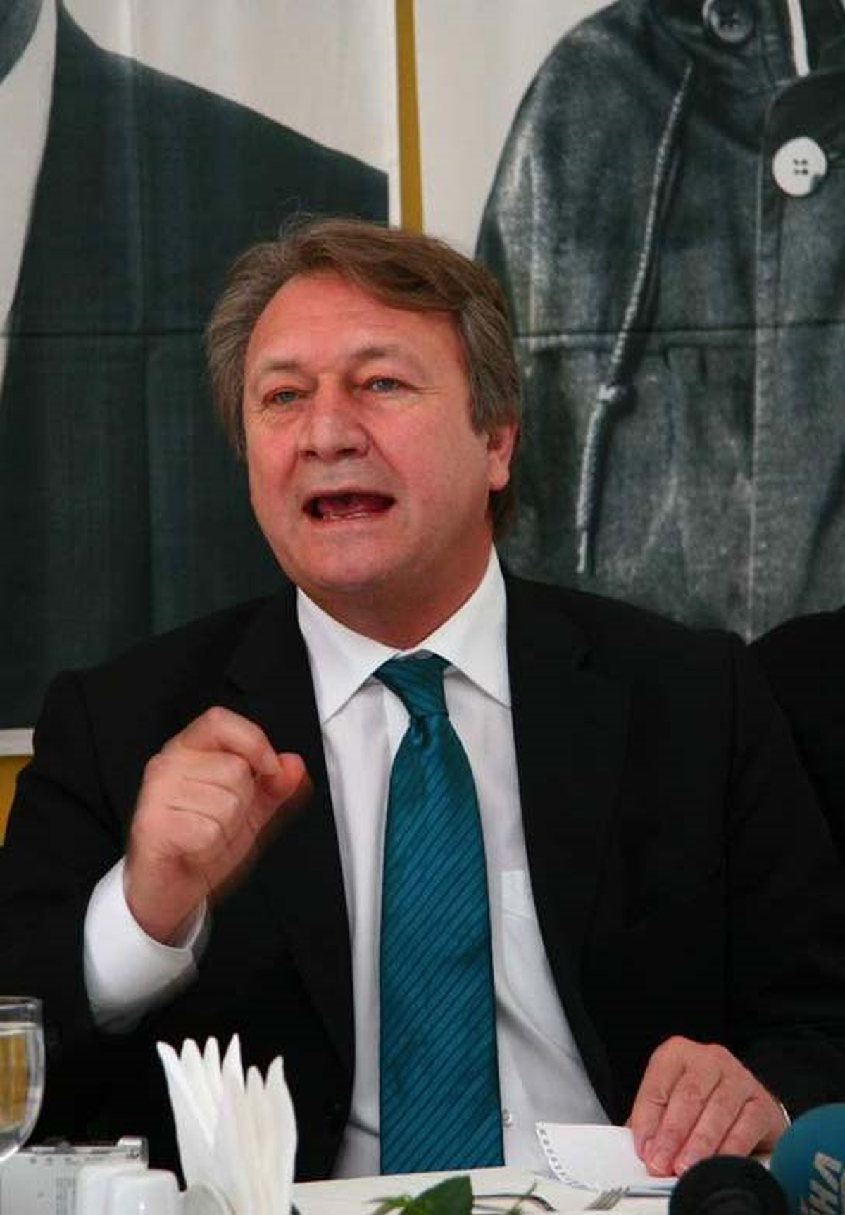 DSP Lideri Sezer İzmir'de