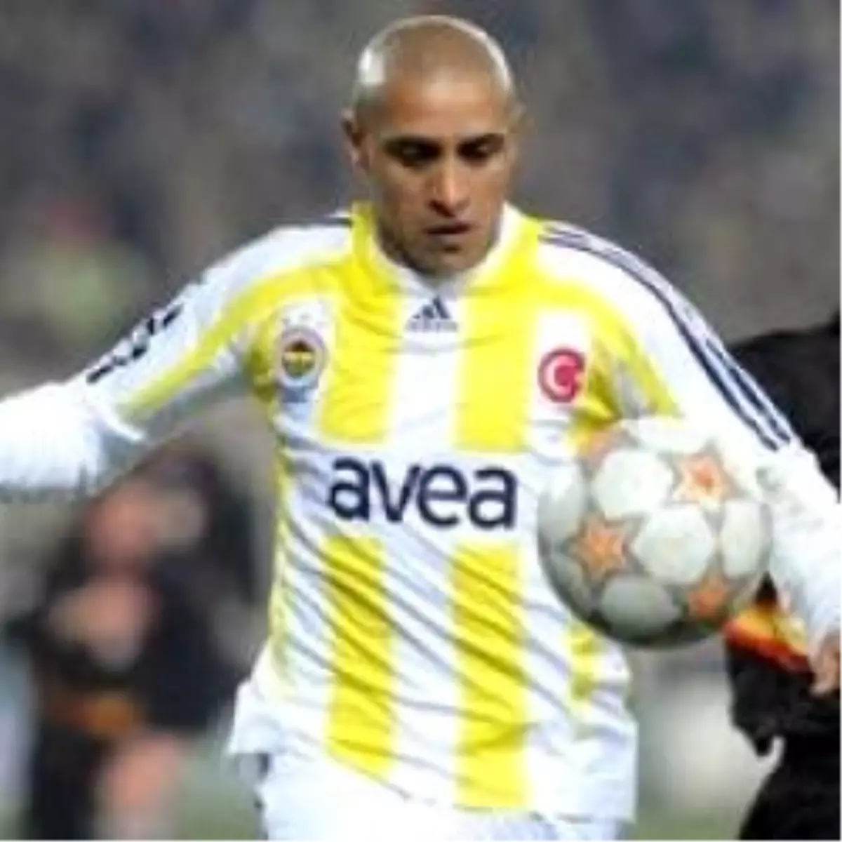 \'En Sert Şutu Roberto Carlos Atar\'