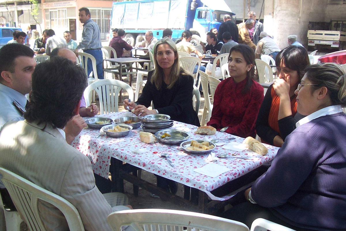 Sultanhisar Sanayi Esnafı'nda Halka Hayır Yemeği