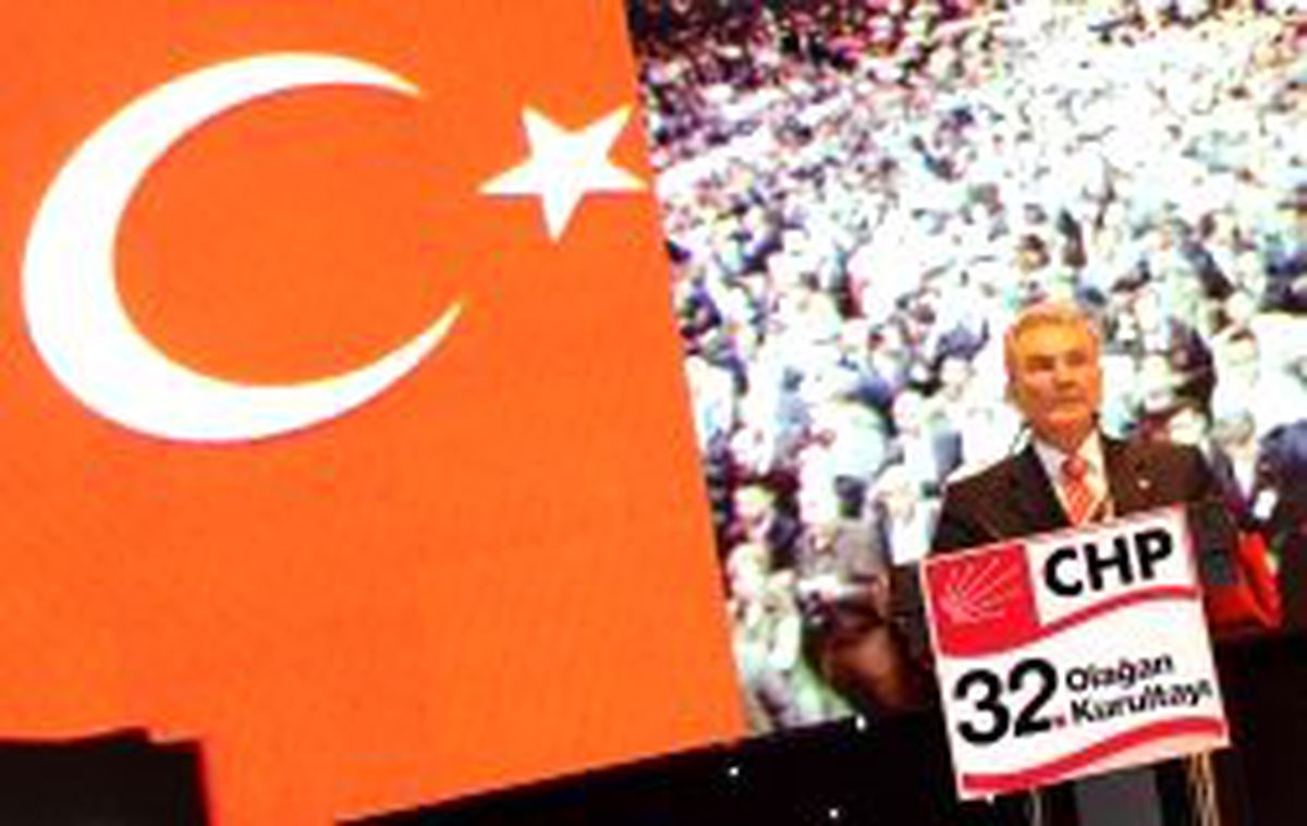 Baykal Zaferini İlan Etti
