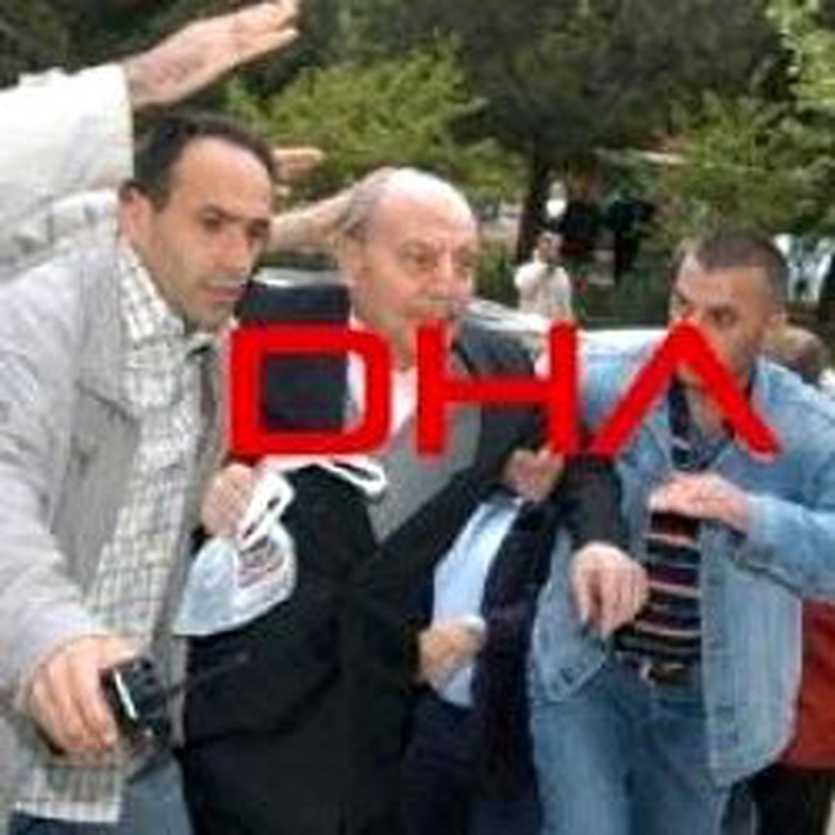 Hüseyin Üzmez, Tutuklandı