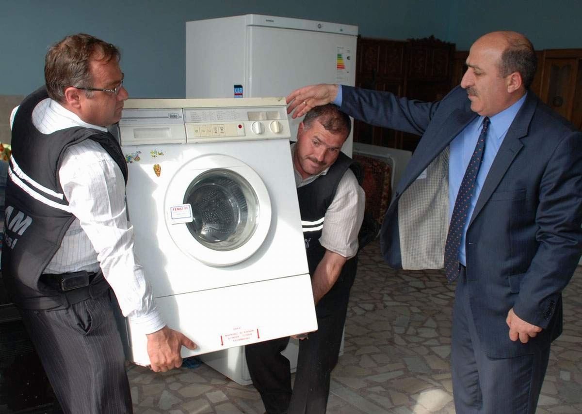 Meram Belediyesi Fazla Eşyaları İhtiyaç Sahiplerine Dağıtıyor