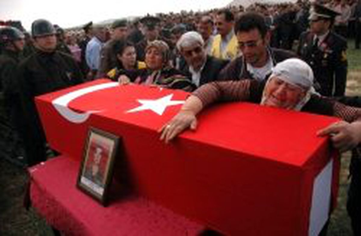 Şehit Er Gözyaşları Arasında Son Yolculuğuna Uğurlandı