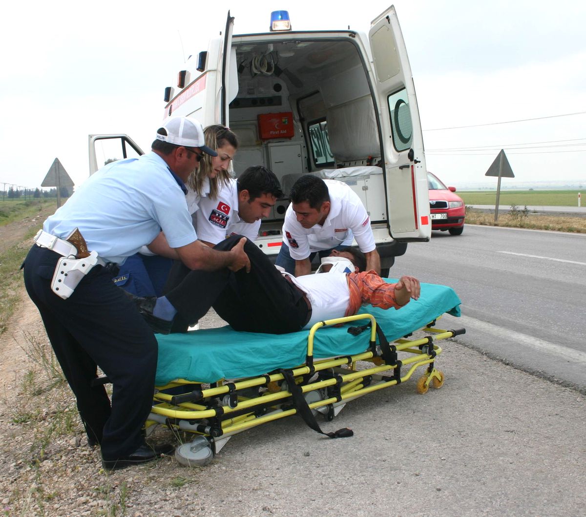 Ceyhan'da Trafik Kazası: 3 Yaralı
