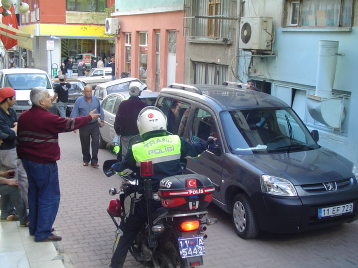 Trafik Ekipleri Ara Sokalarda Denetimleri Sıklaştırdı
