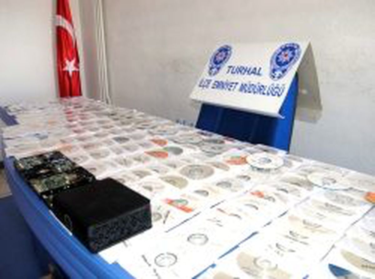 Turhal'da Korsan Cd Operasyonu
