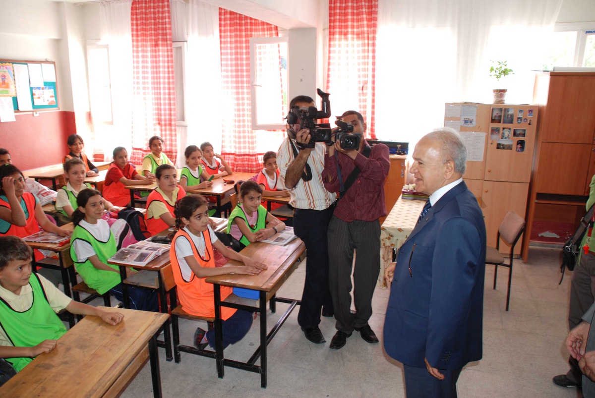 Adana Valisi Atış'ın Okul Gezileri
