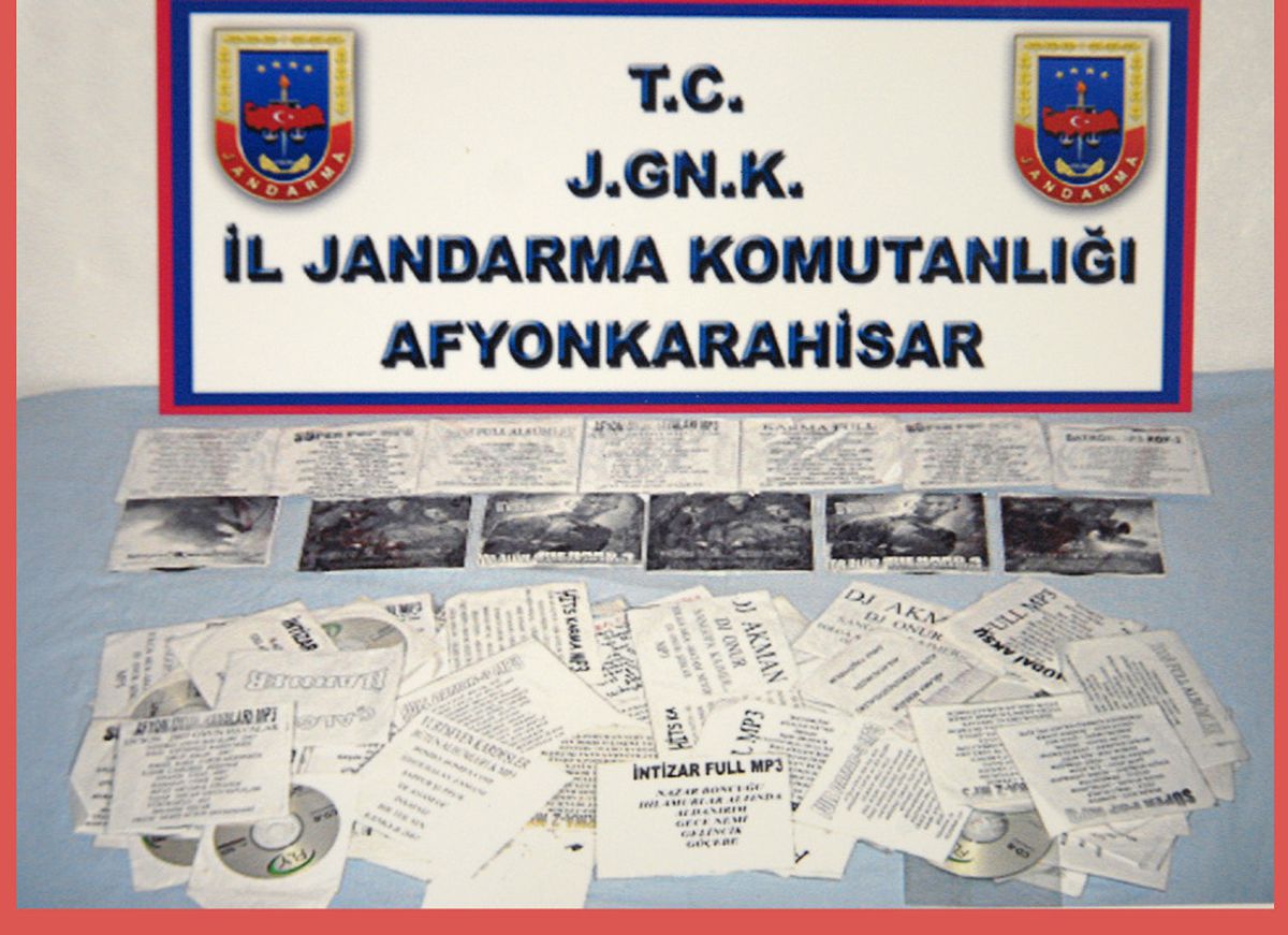 Afyonkarahisar'da Korsan Cd Operasyonu