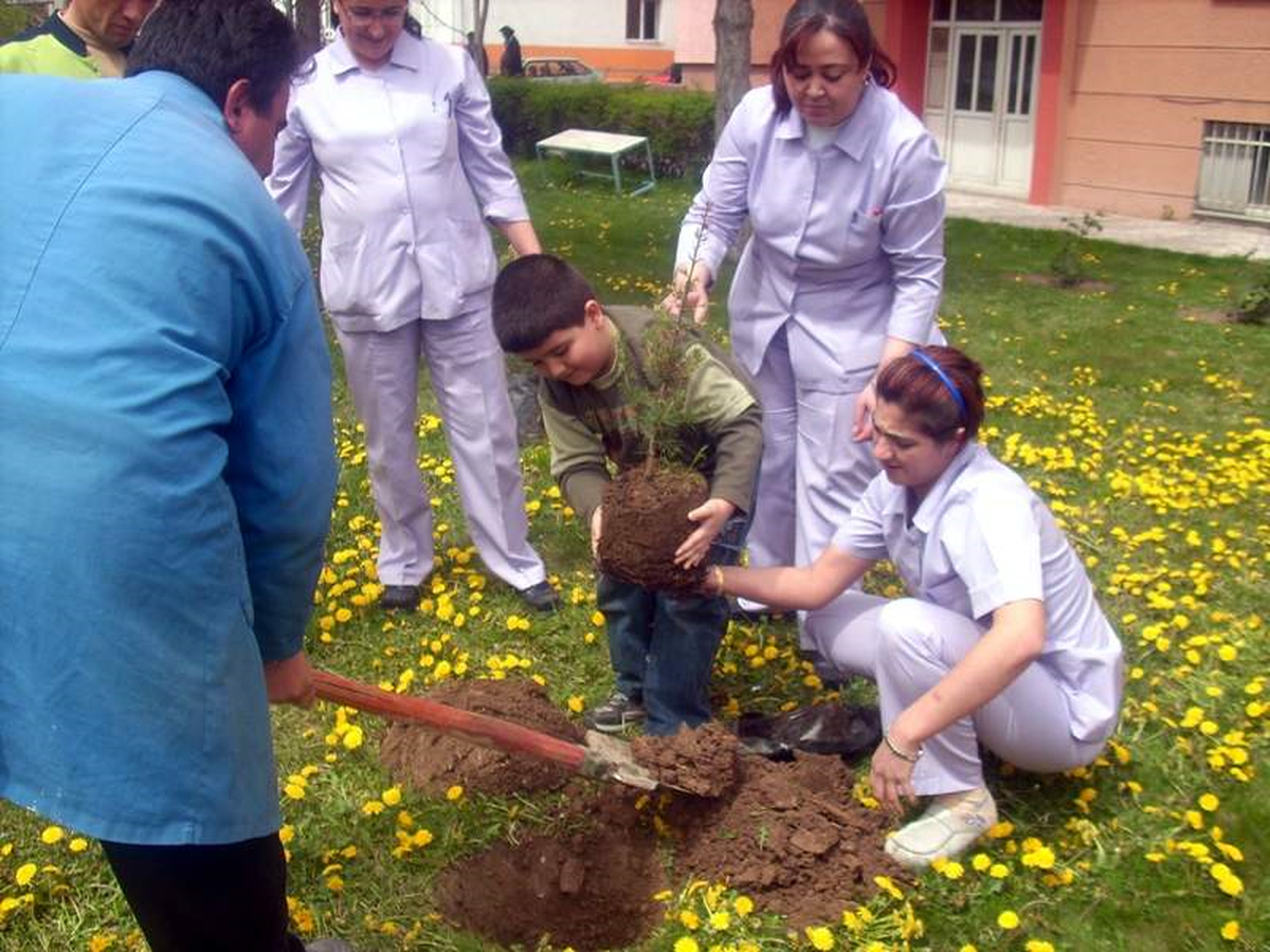 Afyonkarahisar'ın 'Sağlık'lı Fidanları