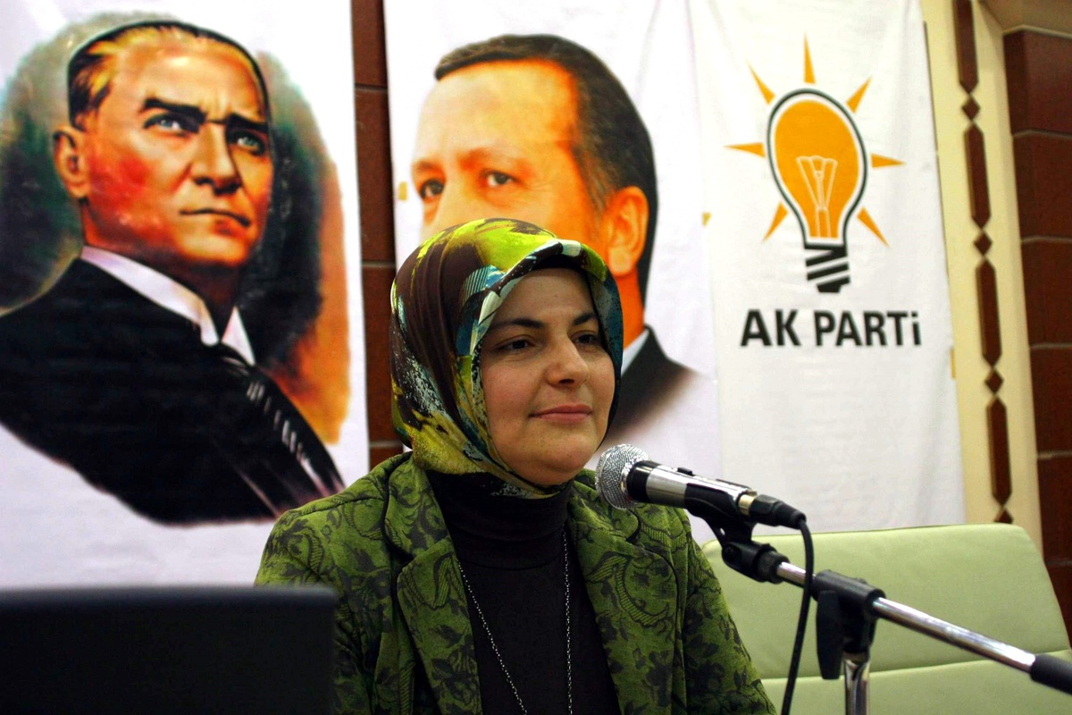 AK Parti'den 'Tv ve Net'in Aile Üzerindeki Etkileri' Konulu Seminer