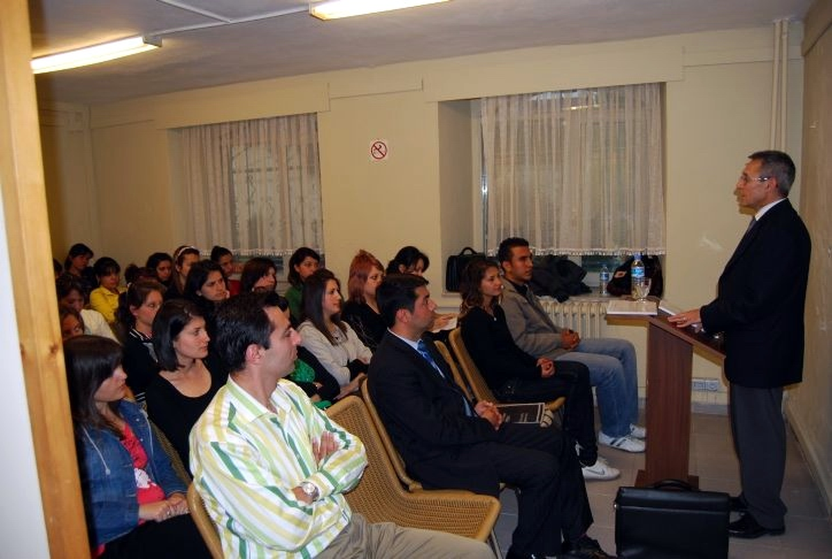 Çanakkaleâ€™de Halkla İlişkiler Konulu Seminer