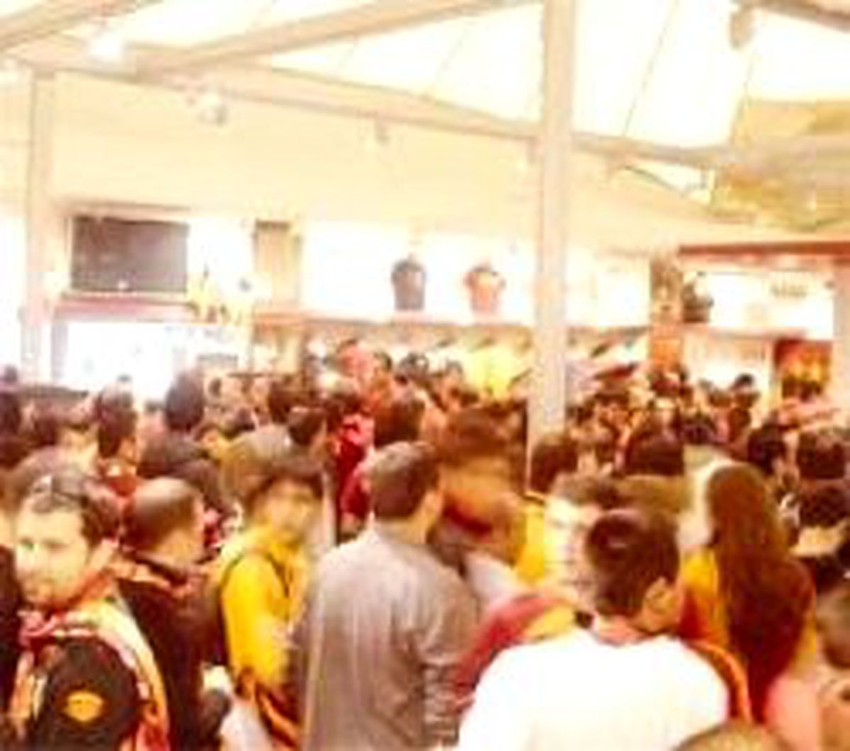 Galatasaray, Fener'i Tek Golle Devirdi, Çadırda Satış Patladı