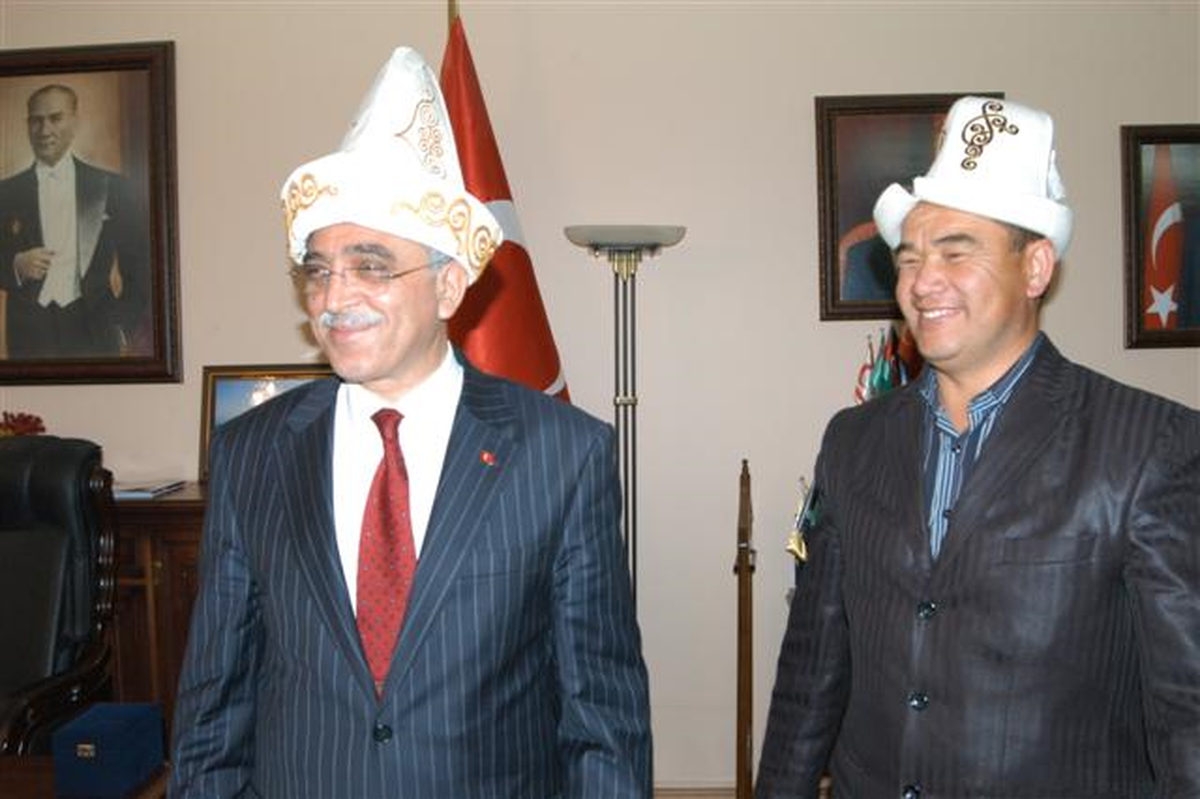 Kırgız Heyetinden Valiliğe Ziyaret
