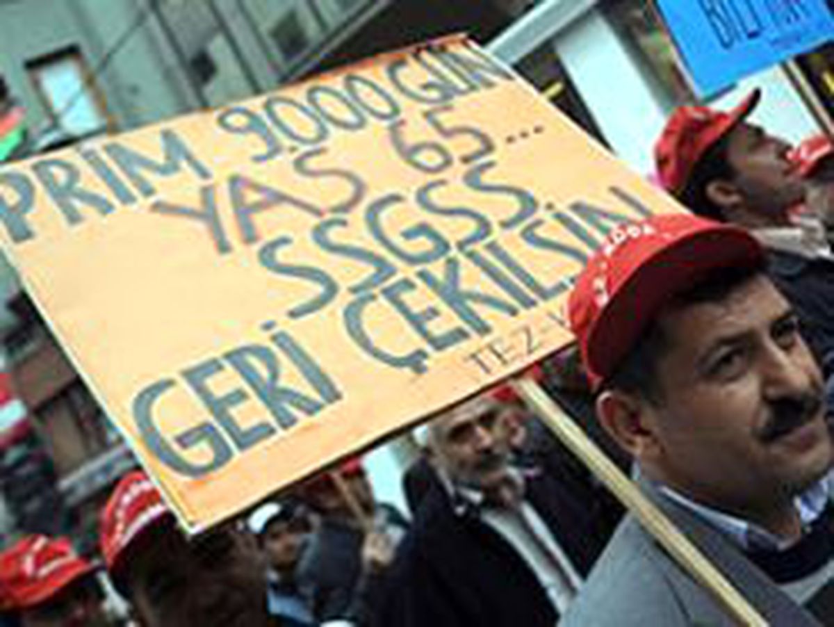 Sigortada 'Son Gün' Kuyrukları