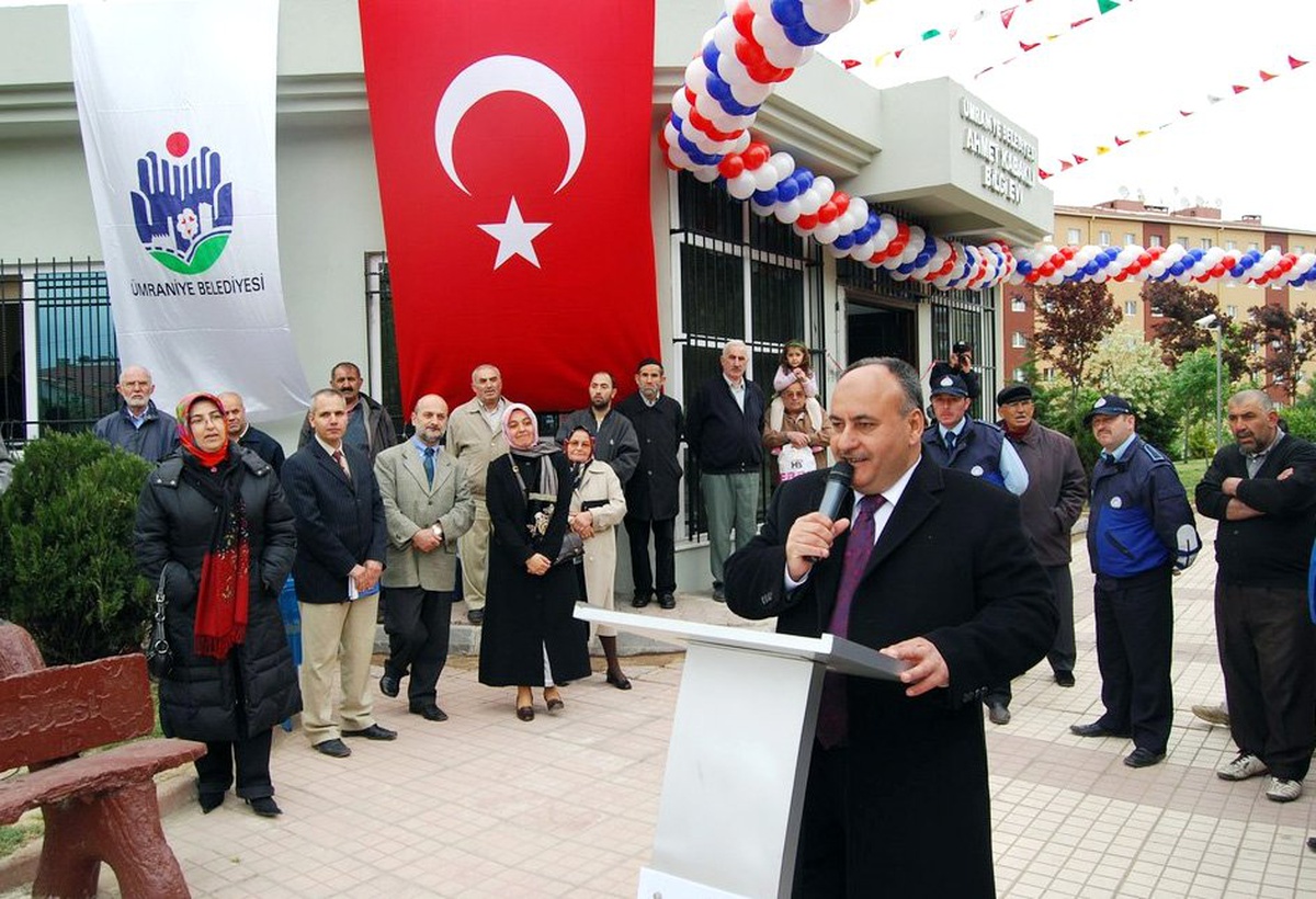 Ümraniye'de Açılan 23. Bilgi Evine Edebiyatçı Ahmet Kabaklı'nın İsmi Verildi