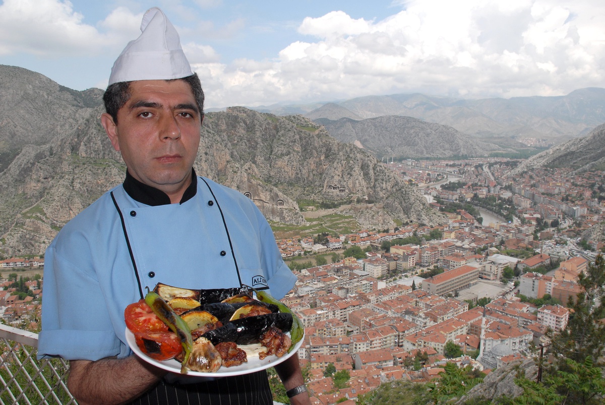 300 Rakımda Amasya Manzaralı Kebap Keyfi