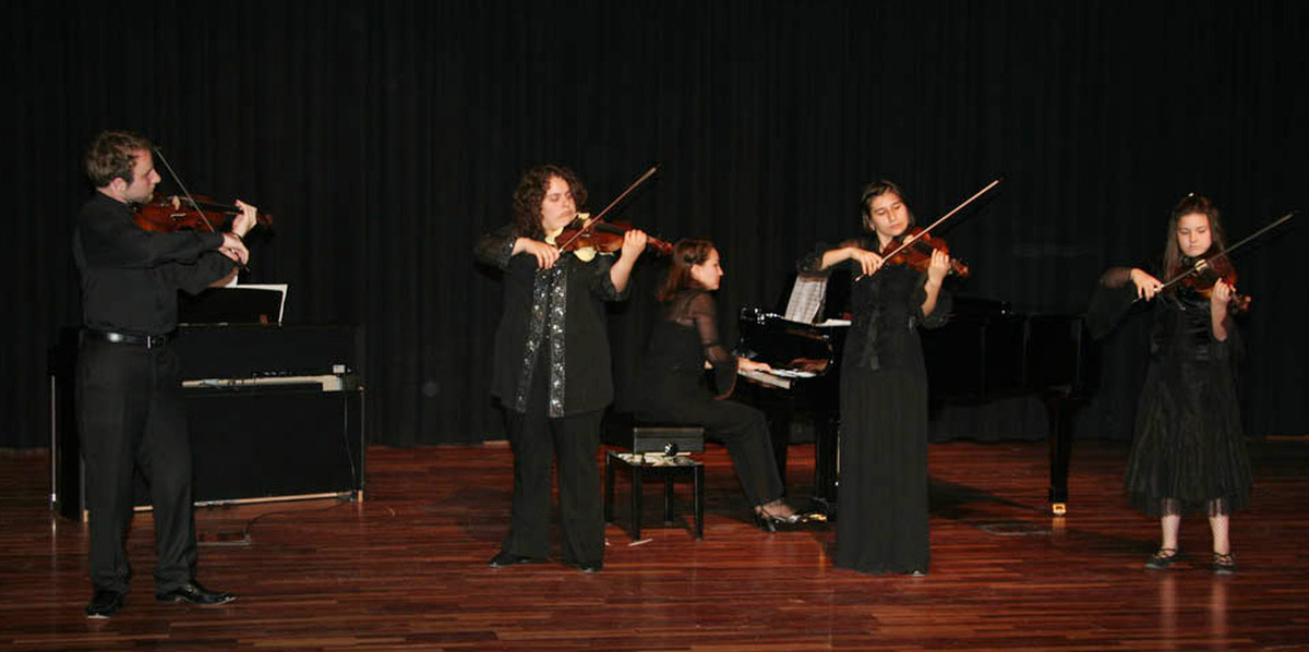 Pamukkale Üniversitesi'nde 15. Yıl Şenlikleri