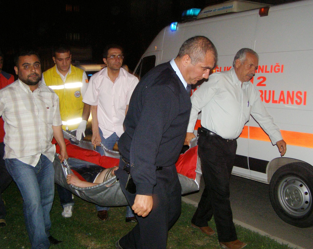 Alkol Komasına Giren Şahıs Hastaneye Kaldırıldı
