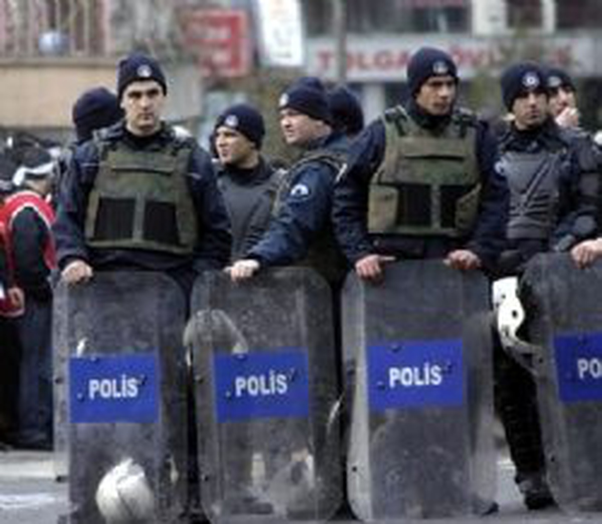 İstanbul Valisi: 530 Kişi Gözaltında