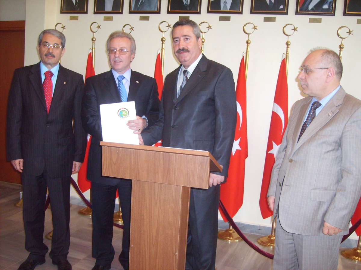 İzmir Valiliği Çocuk ve Genç Rehabilitasyon Merkezi Porotokolünü İmzaladı