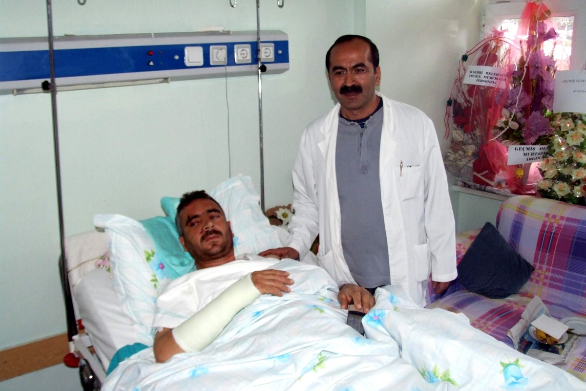 Tamir İçin Çıktığı Balkonla Birlikte Aşağı Düşen İtfaiye Erinin Tedavisi Devam Ediyor