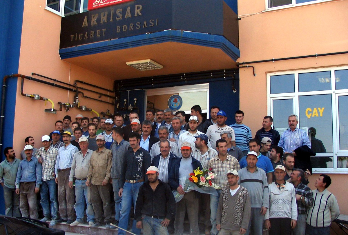 Akhisar Ticaret Borsası'ndan İşçilere 1 Mayıs Yemeği