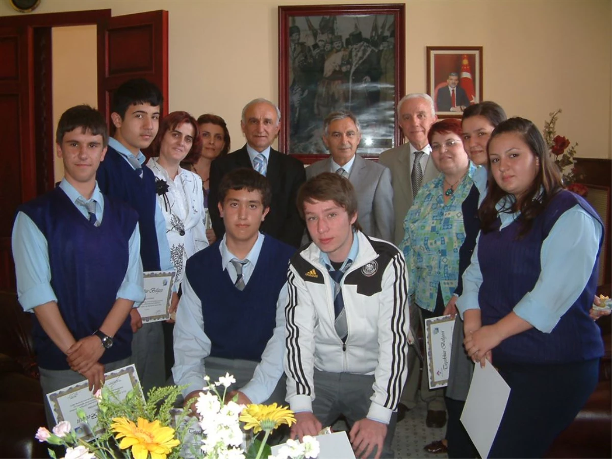 Mehmet Akif Ersoy Lisesi Öğrencilerine Ödül