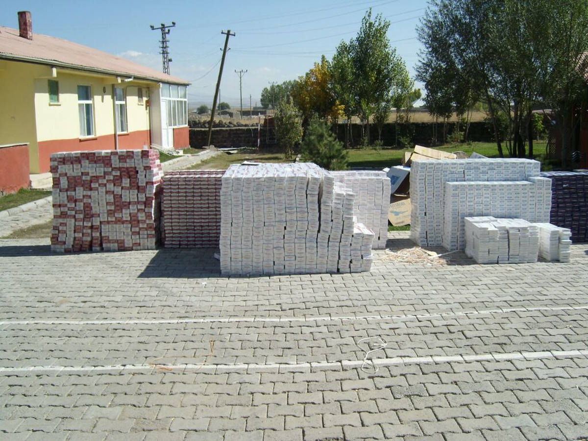 Patnos'ta 16 Bin Paket Kaçak Sigara Ele Geçirildi