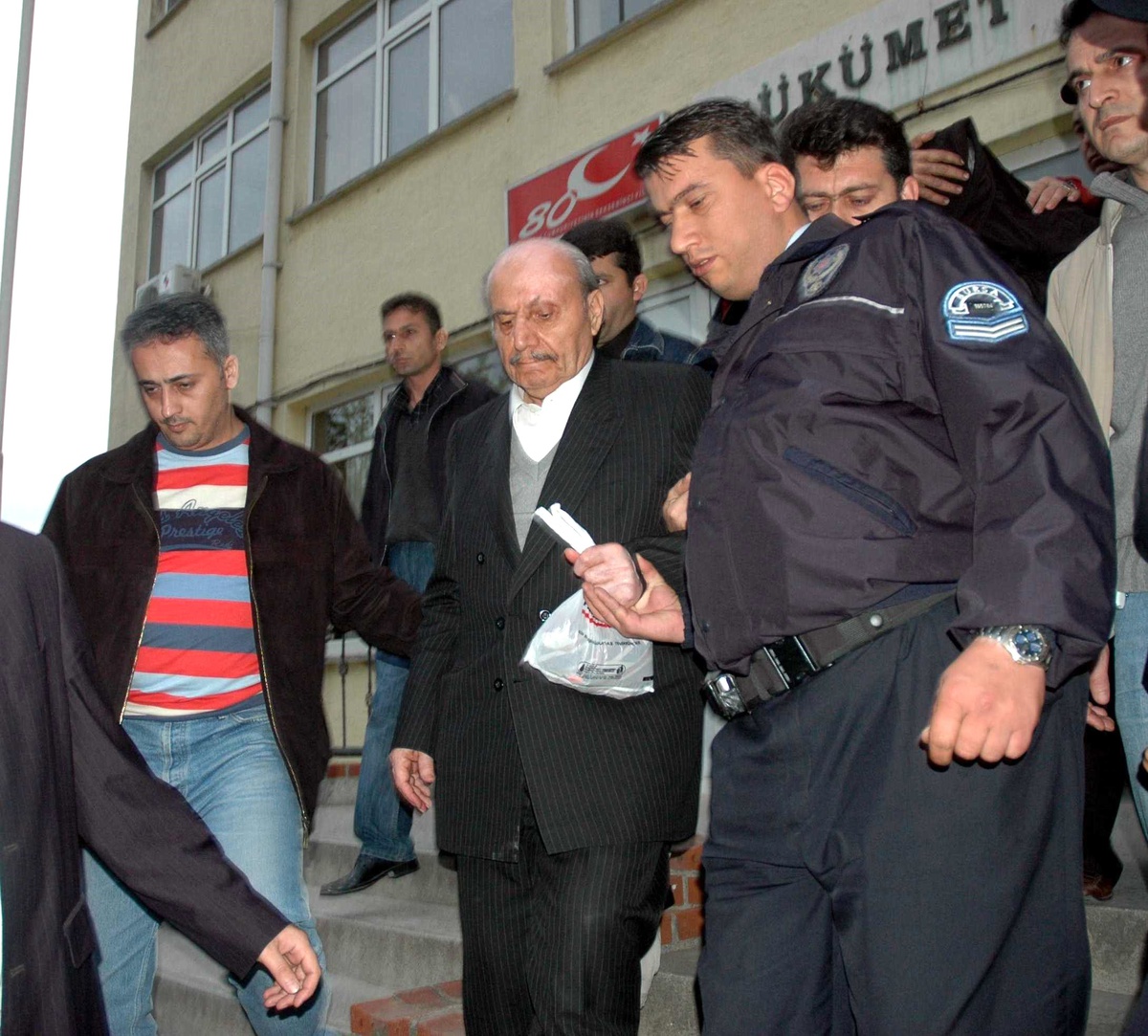 Üzmez'in Tahliye Talebi Reddedildi