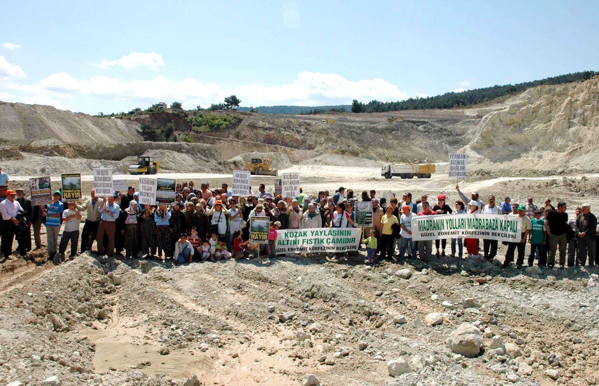 Çanakkale'de Çöp Deponi Alanında Çevrecilerden Protesto Eylemi