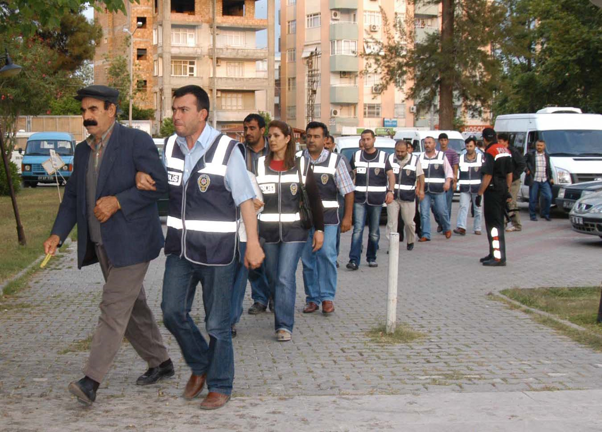 Ceyhan'da 20 DTP'li Gözaltına Alındı