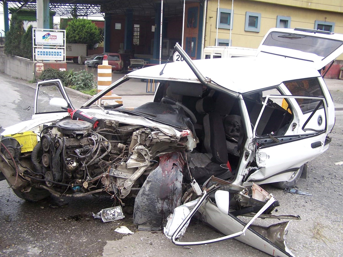 Dilovası'nda Trafik Kazası: 4 Yaralı