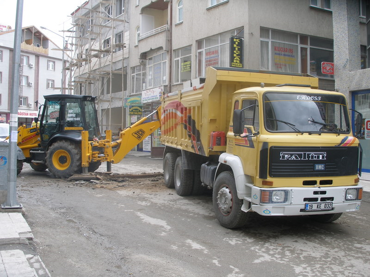 Medaş, Elektrik Şebekelerini Yer Altına Alıyor