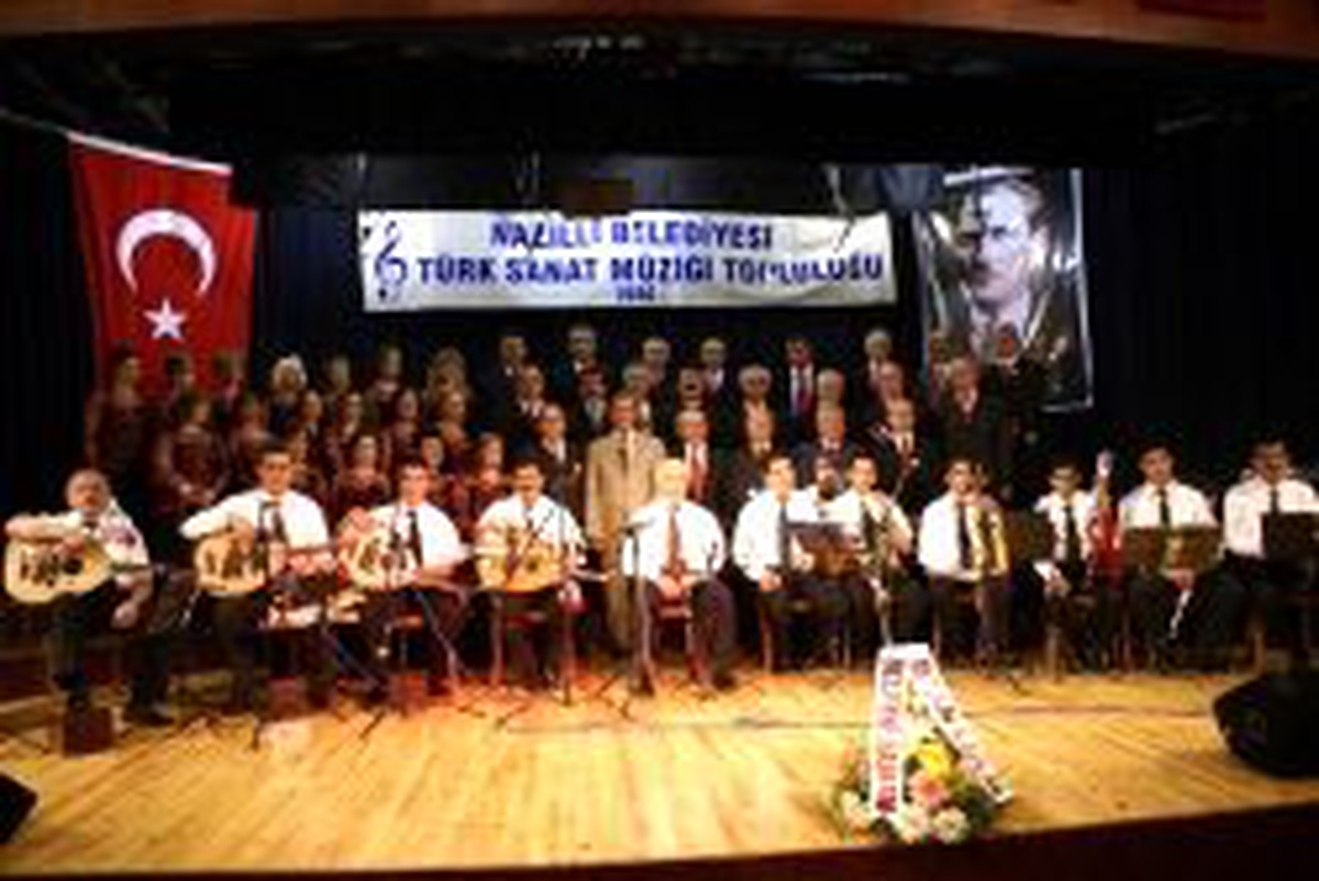 Nazilli Belediyesi Tsm Korosundan 24. Yıl Konseri