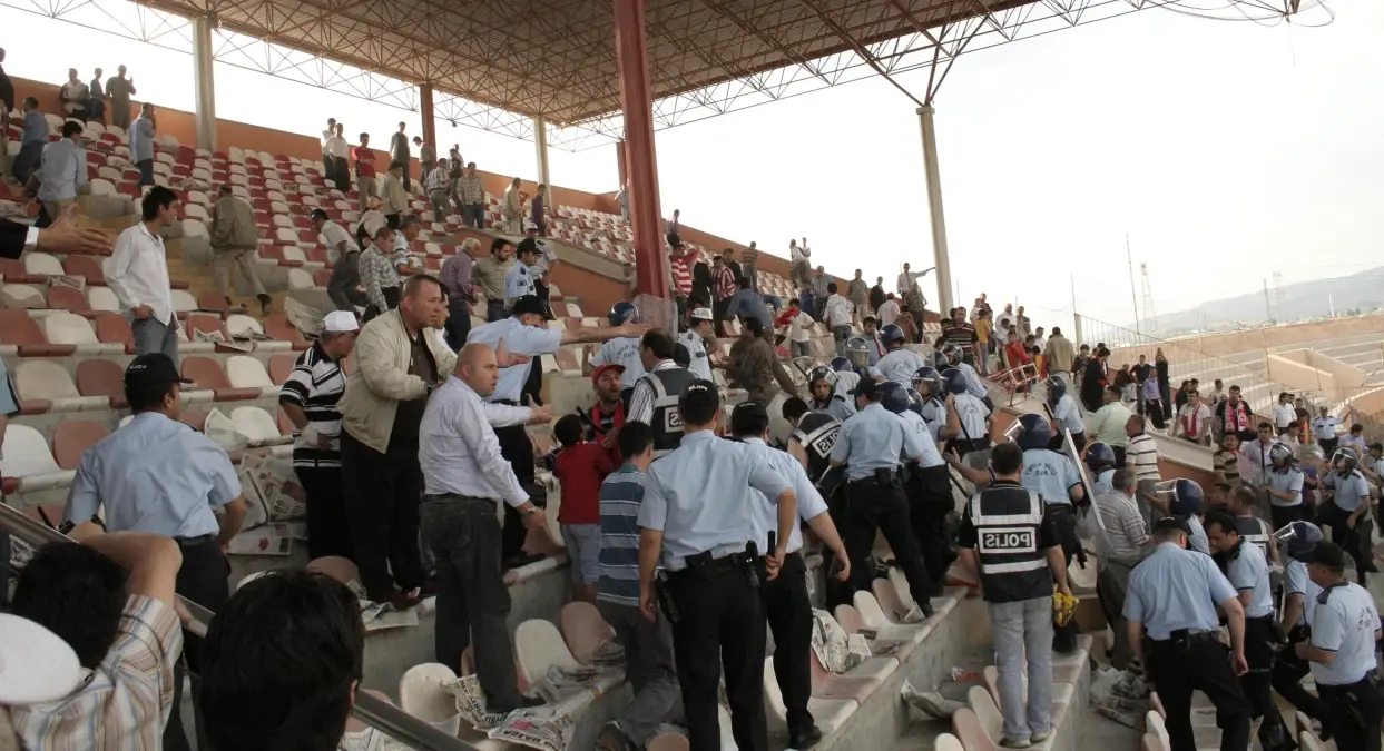 Kahramanmaraşspor-şanlıurfa Belediyespor Maçında Olaylar