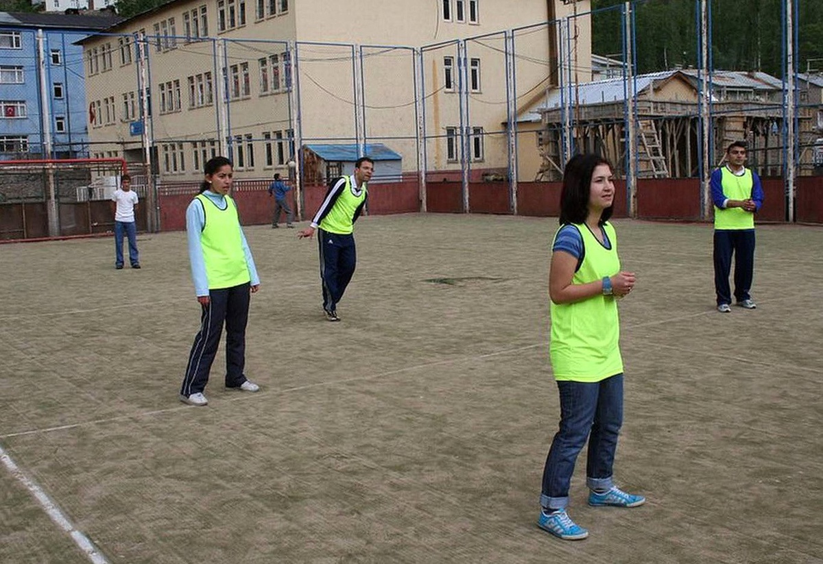 Şırnaklı Bayanların Voleybol Turnuvasına Büyük İlgi